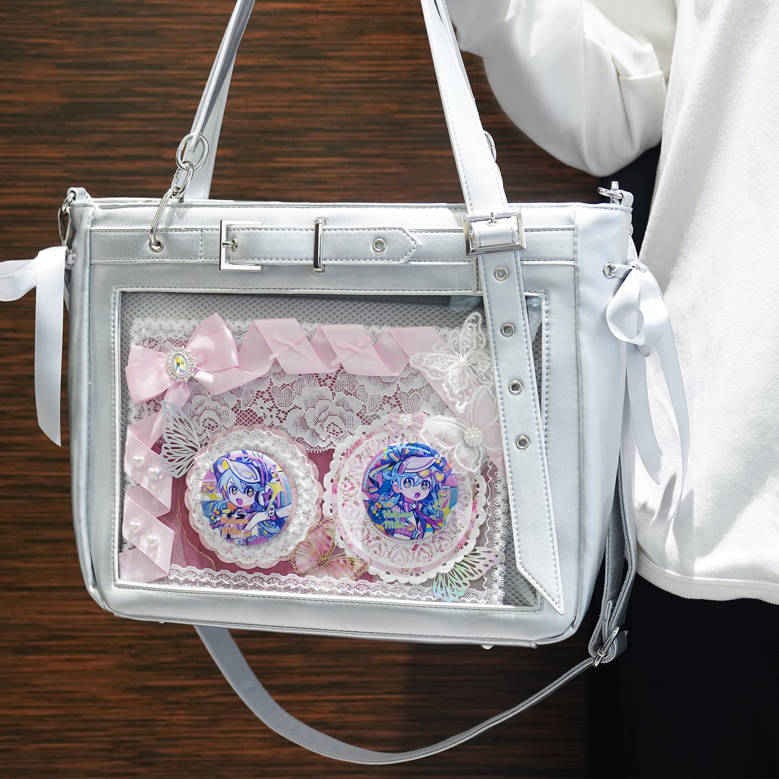 Miku’s Silver Daydream Ita Bag – Hatsune Miku Custom Series, Perfect for Conventions, Daily Outings & School
